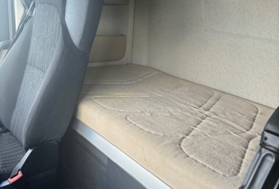 Mercedes Actros  1940