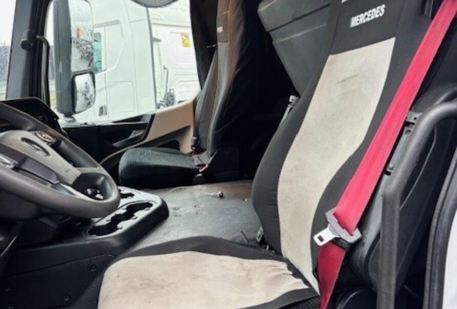 Mercedes Actros 1843