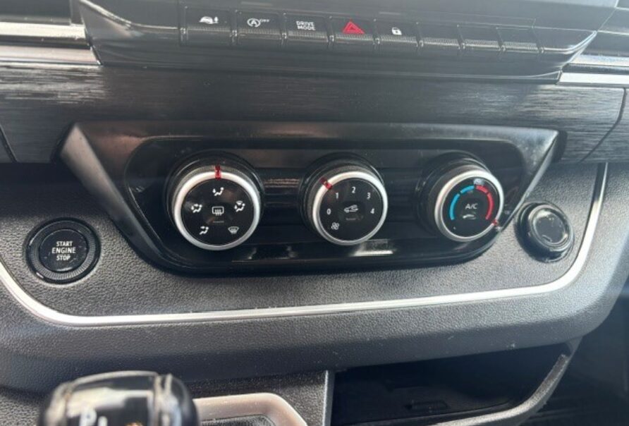 Renault Trafic   Automaat   6 zitplaatsen