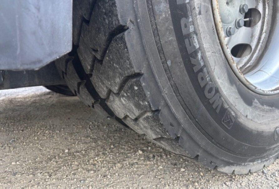 Mercedes Actros  1940