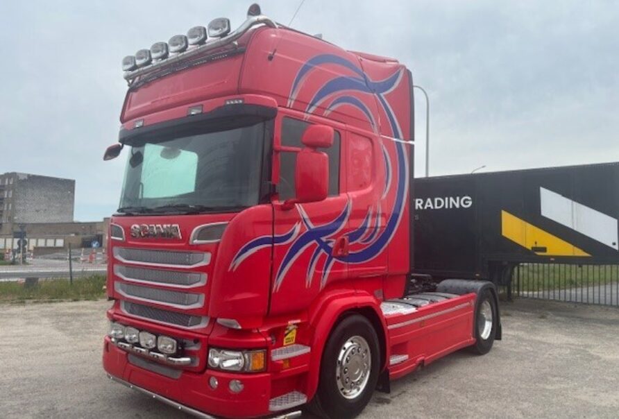 SCANIA R 520    V8