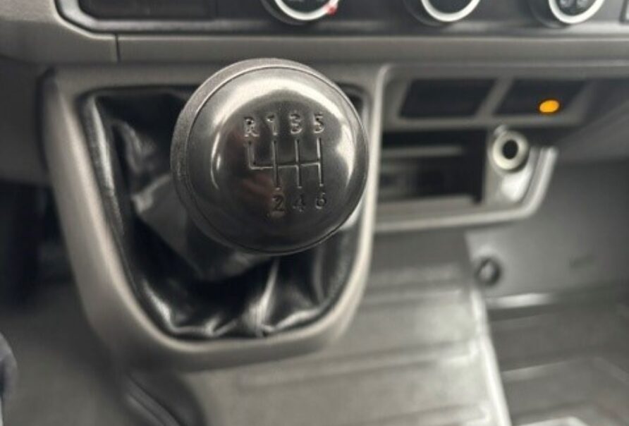 VW Crafter  Meubelbak  Laadbrug