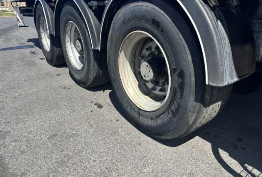Trailor platte oplegger
