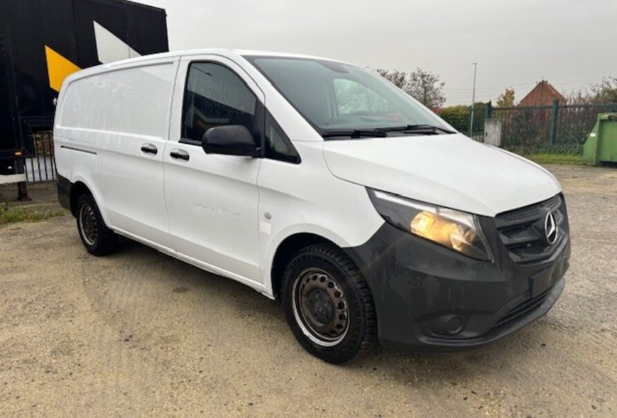 Mercedes Vito 111