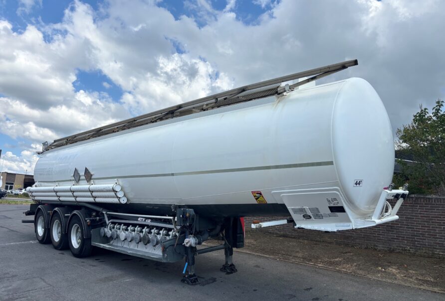 Tankoplegger Trailor   38.000 LITERS   9  COMPARTIMENTEN