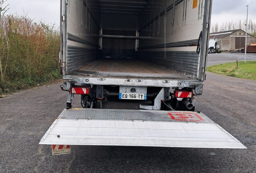 Freuhauf   Boxtrailer   2M95