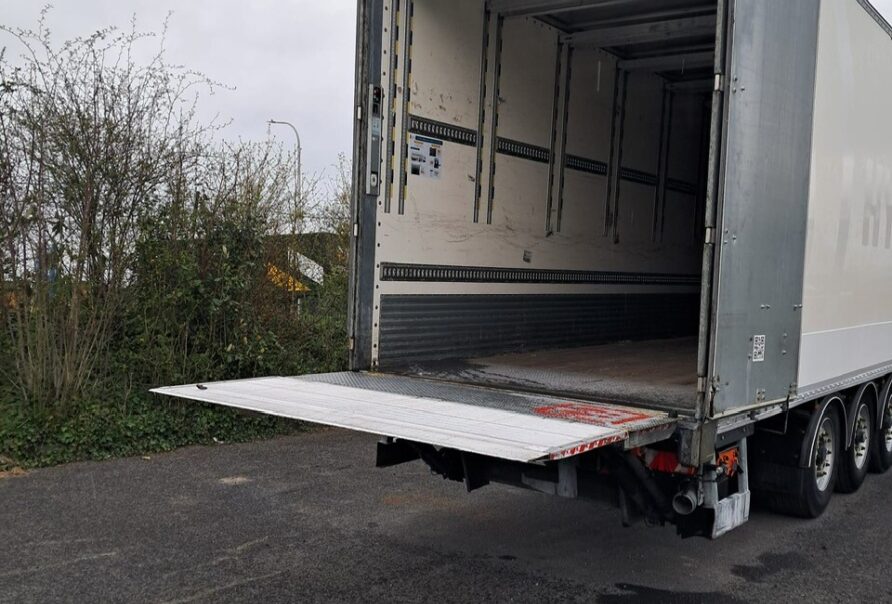 Freuhauf   Boxtrailer   2M95