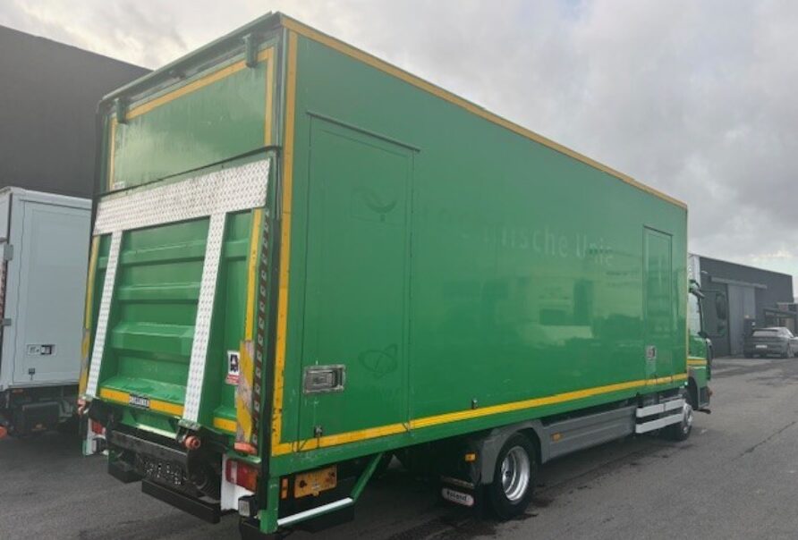 Mercedes Atego  1018