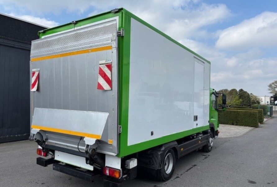 Mercedes Atego   918