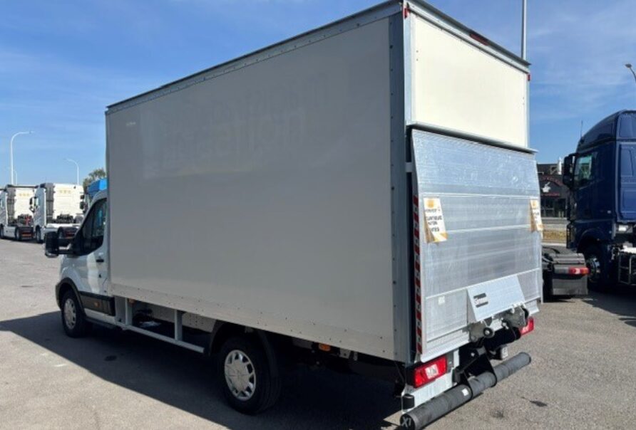 Ford Transit   Meubelbak   Laadbrug