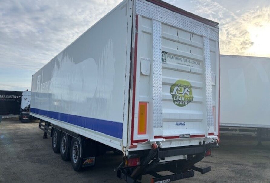 System Trailers gesloten BOX