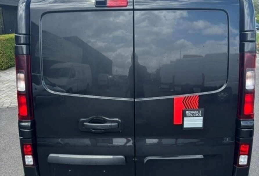 Renault Trafic   Automaat   6 zitplaatsen