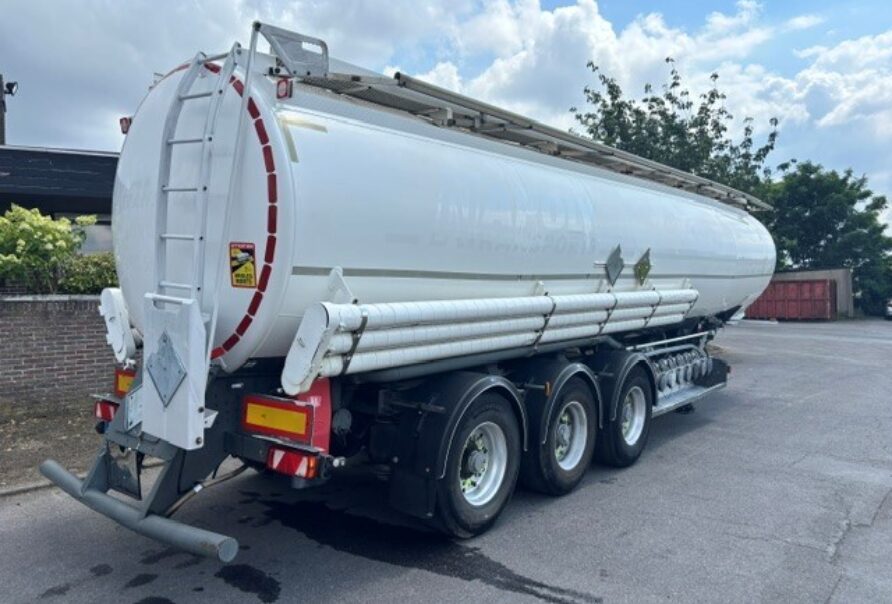 Tankoplegger Trailor   38.000 LITERS   9  COMPARTIMENTEN