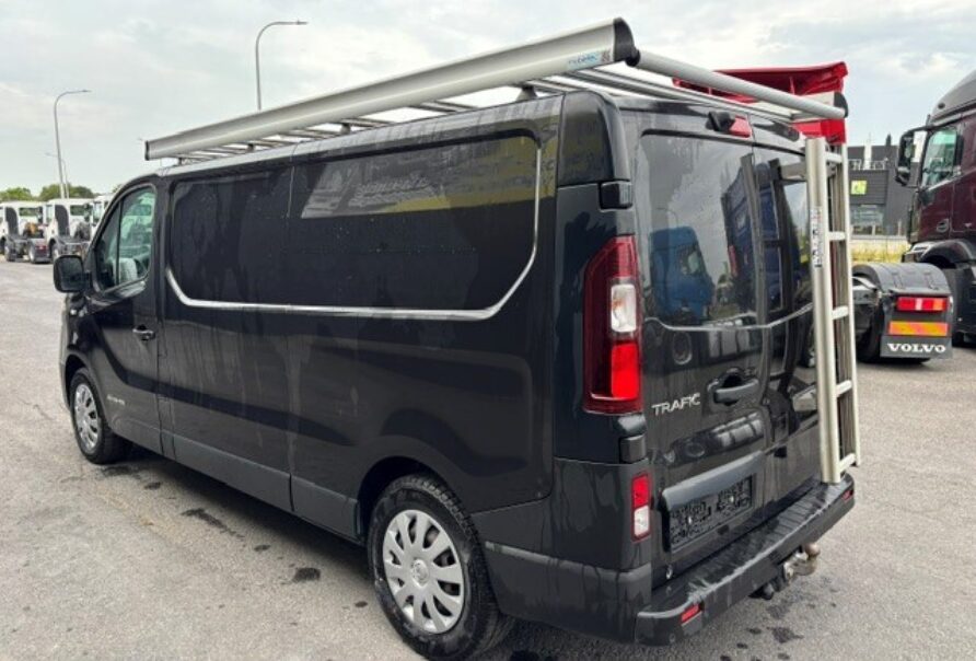 Renault Trafic   145 PK
