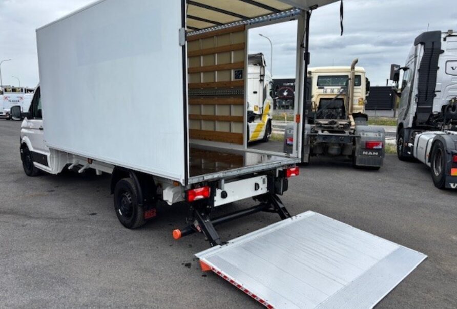 3 X VW CRAFTER     MEUBELBAK   LAADBRUG