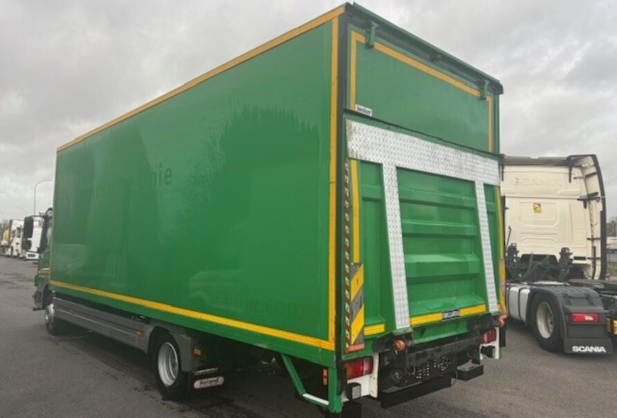 Mercedes Atego  1018