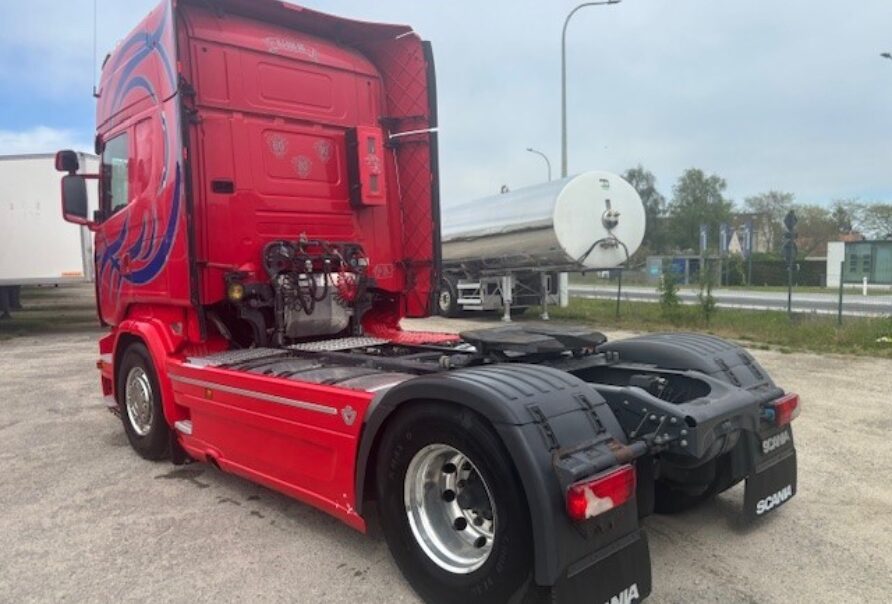 SCANIA R 520    V8
