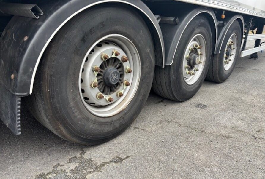 Freuhauf   Boxtrailer   2M95