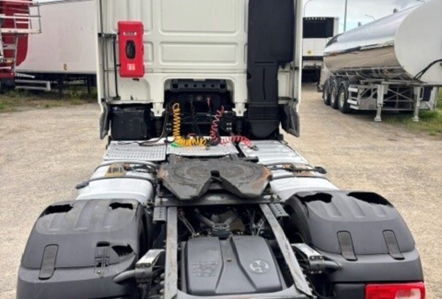DAF XF 105 460 SPACE CAB