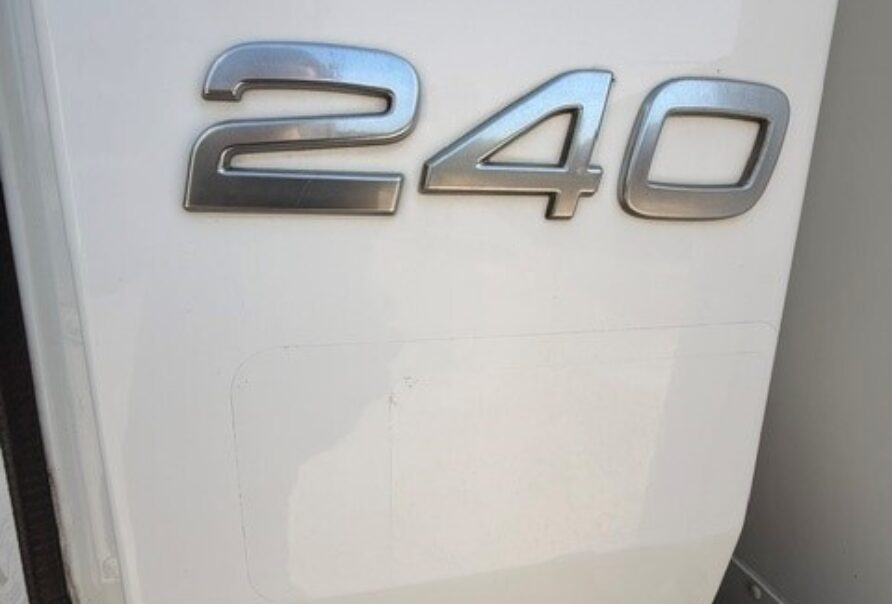 VOLVO FL 240