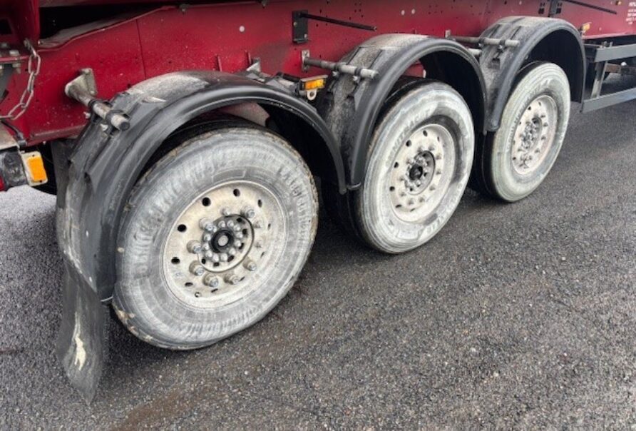 Schmitz Cargobull Damaged