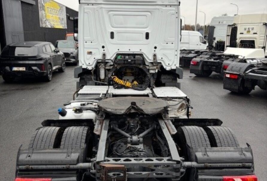 Mercedes Actros 1843