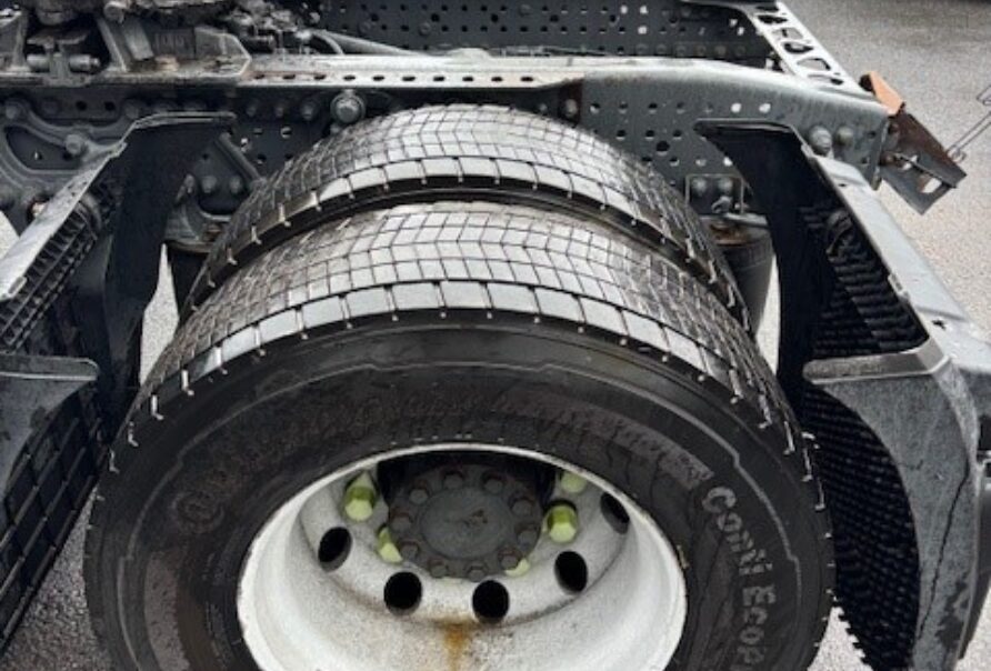 Mercedes Actros 1843