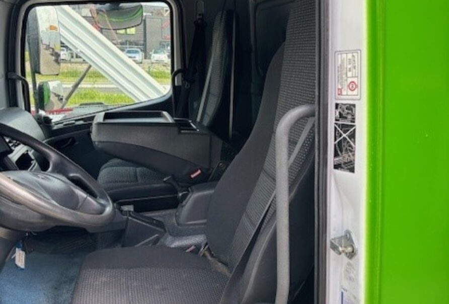 Mercedes Atego   918