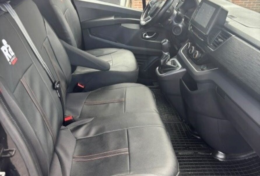 Renault Trafic   Automaat   6 zitplaatsen