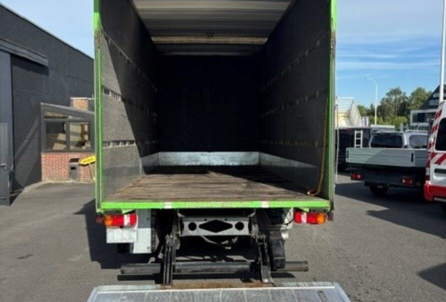 Mercedes Atego   815
