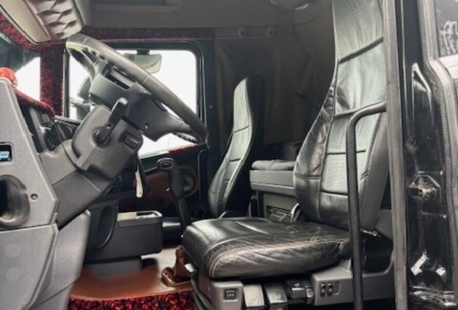 SCANIA R 500 BLACK