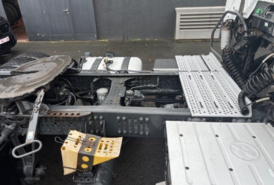 Mercedes Actros  1843