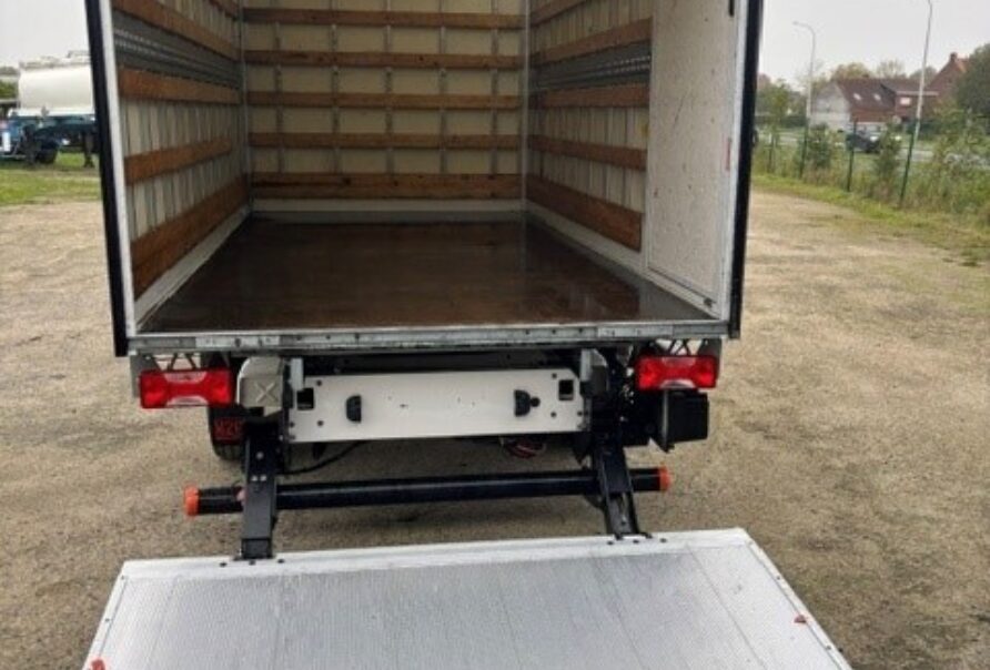 VW Crafter  Meubelbak  Laadbrug