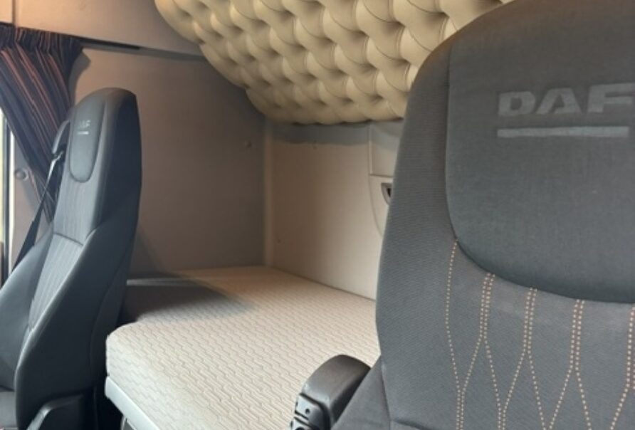 DAF XF 480  SPACE CAB   MANUAL GEARBOX