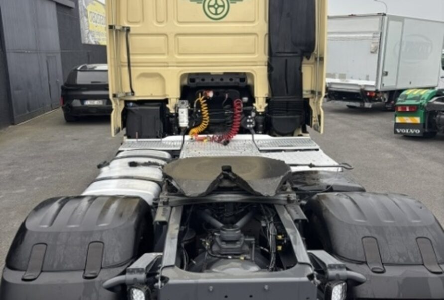 DAF XF 480  SPACE CAB   MANUAL GEARBOX