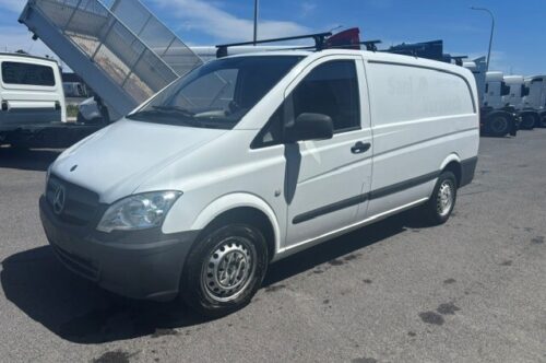 Mercedes Vito  110