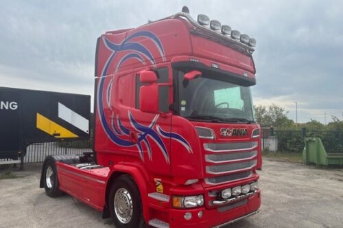 SCANIA R 520    V8