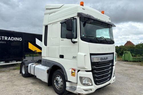 DAF XF 105 460 SPACE CAB